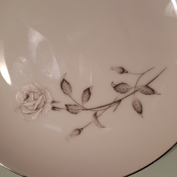 Creative Manor Rose Plate - Picture 2 of 5